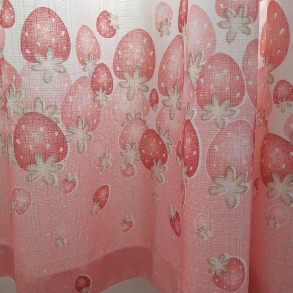 Cute Strawberry Curtains - Picture 3 of 4